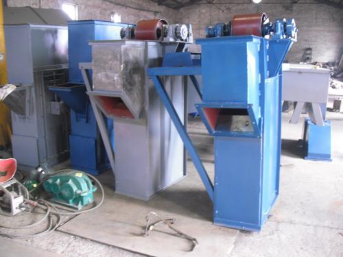 TD皮帶斗式提升機照片 TD皮帶斗式提升機照片